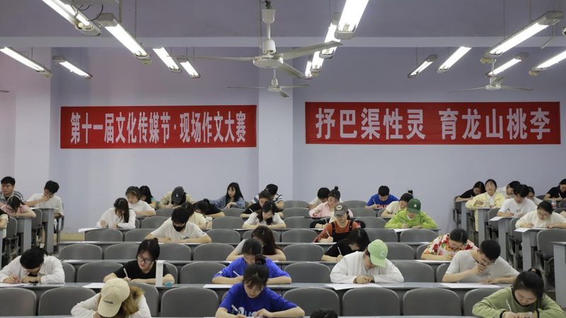 短视频代运营加盟，合同标准揭秘：如何规避风险，保障权益